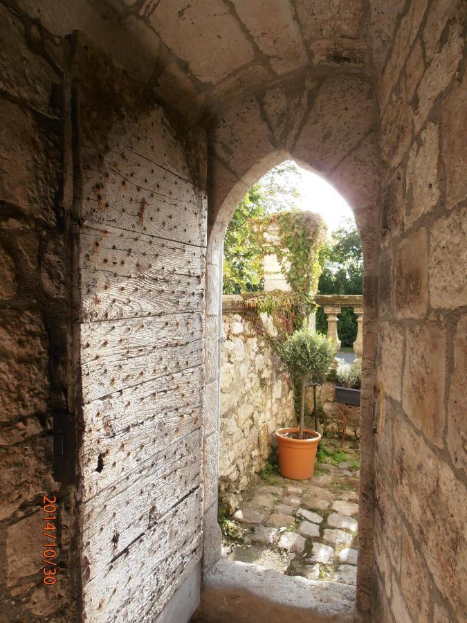 Cours De Thomazeau Bed and Breakfast Castillonnès Exteriör bild