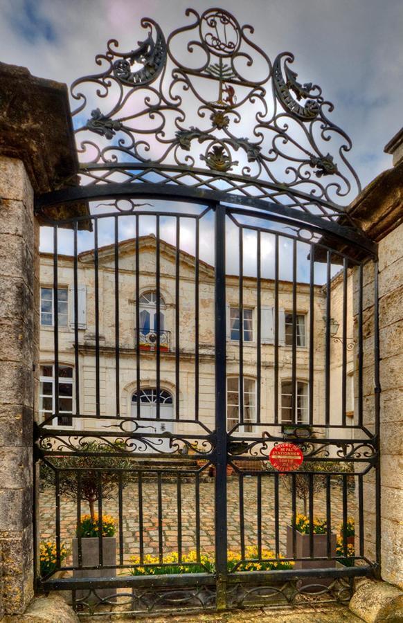 Cours De Thomazeau Bed and Breakfast Castillonnès Exteriör bild