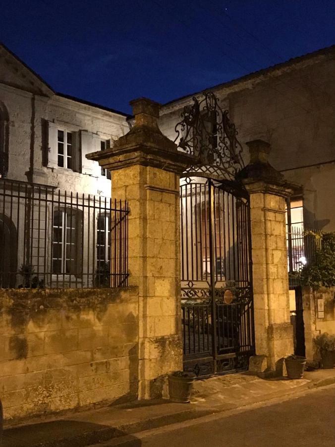 Cours De Thomazeau Bed and Breakfast Castillonnès Exteriör bild