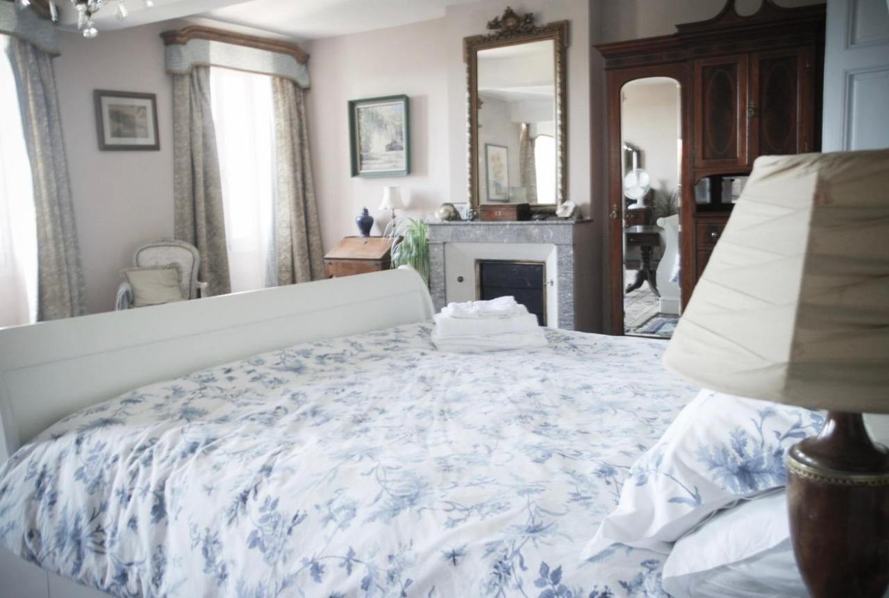 Cours De Thomazeau Bed and Breakfast Castillonnès Exteriör bild