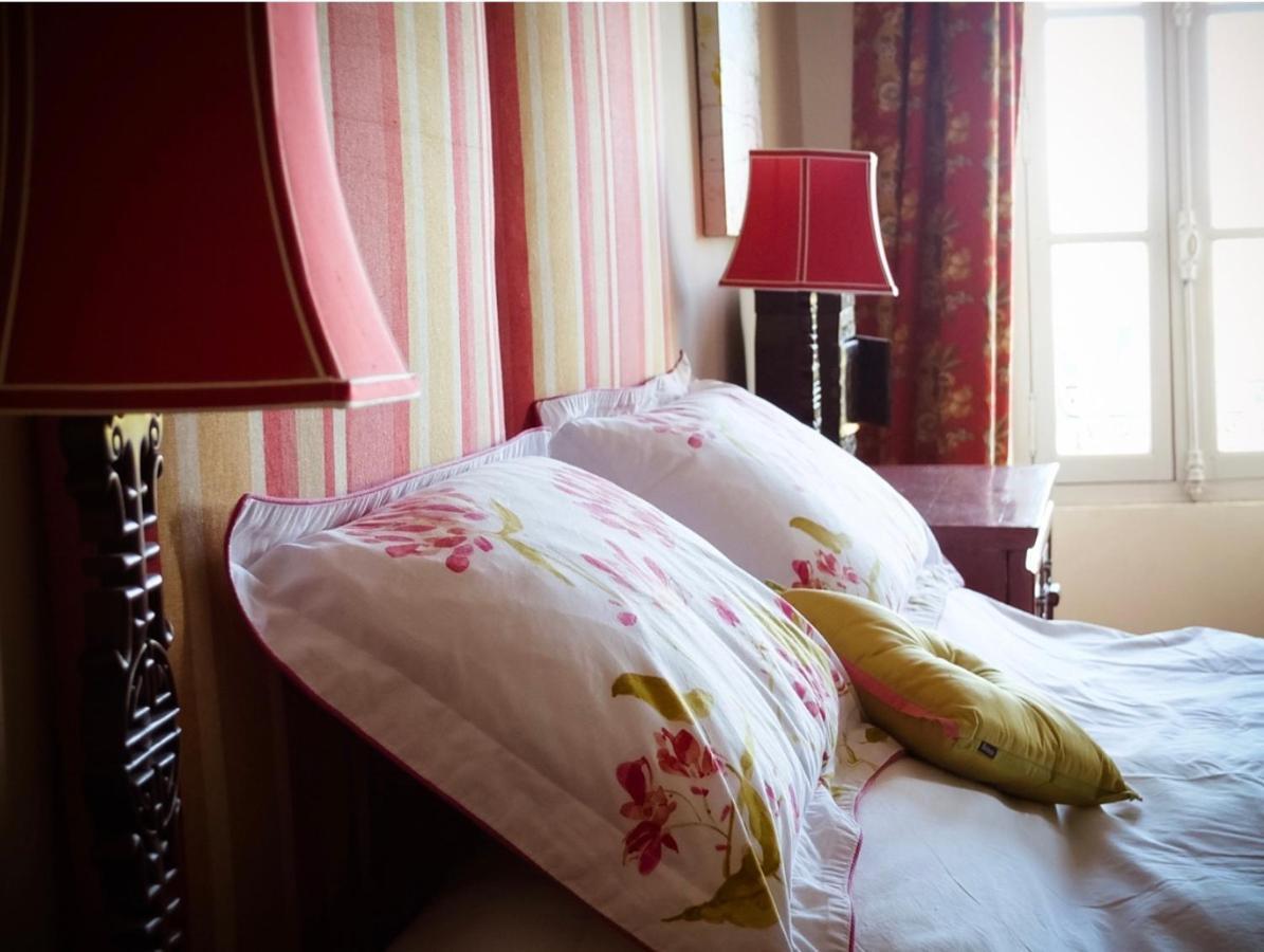 Cours De Thomazeau Bed and Breakfast Castillonnès Exteriör bild